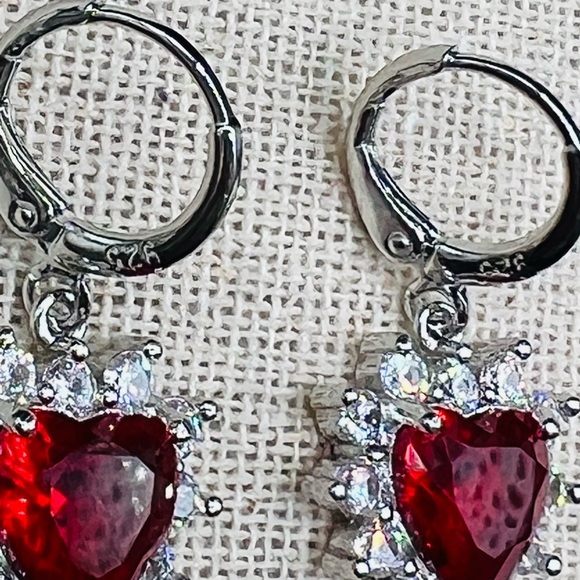 NIB 925 Stamped Sterling Silver Red Zircon Heart Earring & Pendant Necklace Set - Picture 7 of 13